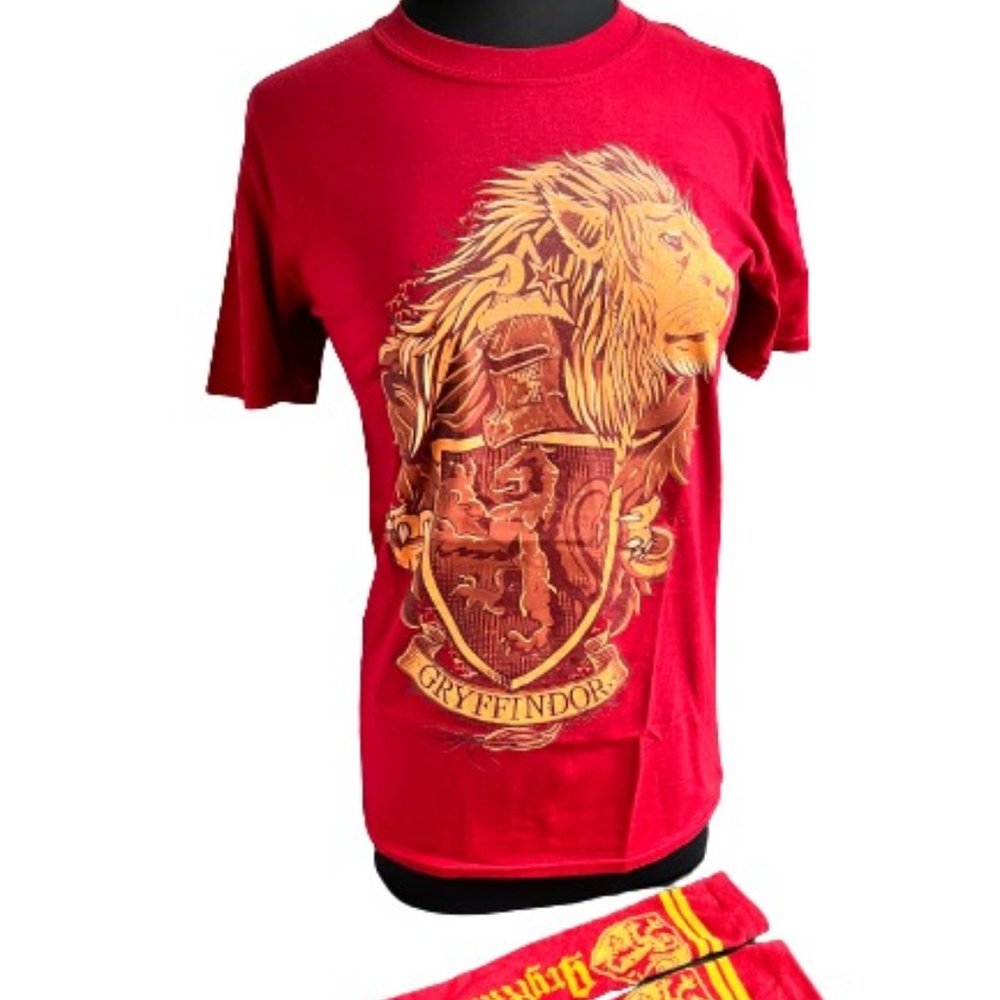 Harry Potter Gryffindor t shirt w/matching socks Sz Small